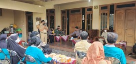 Monitoring Pekarangan Pangan Lestari dari Dinas Pertanian dan Pangan Kota Yogyakarta di Kebun Percontohan Kelompok Tani Kelurahan Gowongan