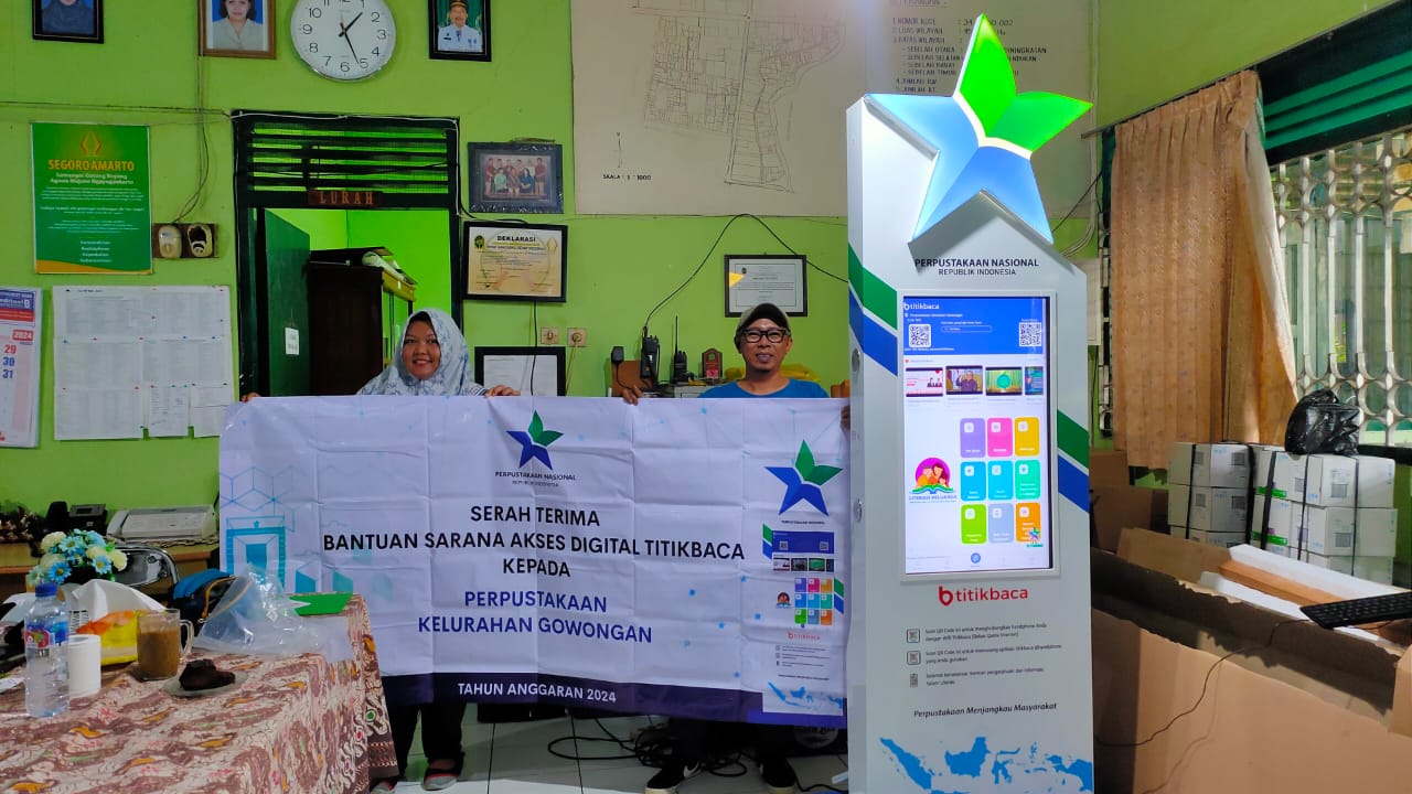 PERPUSTAKAAN GOWONGAN SMART KELURAHAN GOWONGAN TERIMA BANTUAN TUGU TITIK BACA DARI PERPUSNAS RI